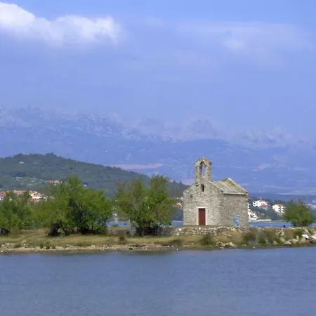 Delfin アパート ポセダリェ